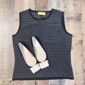 St. John | Sleeveless Black Detailed Blouse